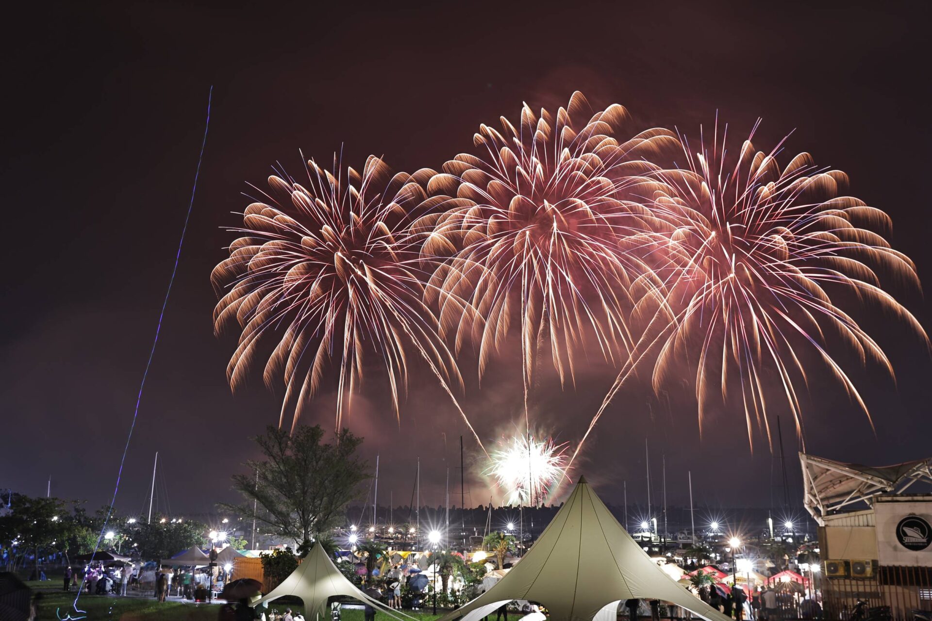 基隆浪曲嘉年華吸引20萬人共嗨　告五人壓軸開唱　煙火點亮港灣