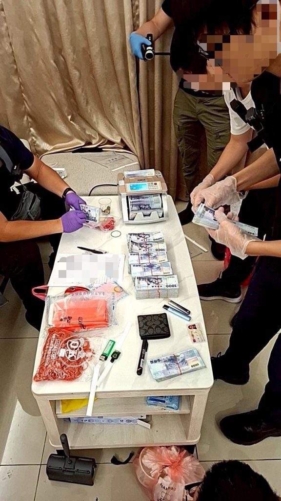 鶯歌詐團水房被一鍋端！中正一警聯手北市新北強攻現場　起獲現金黃金