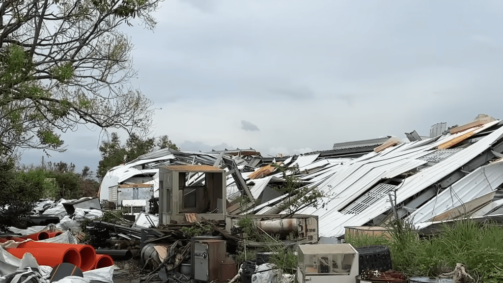 YTR返鄉紀錄災後!遭黃偉哲點名「不實」…網打臉市長 市府回應了 YTR返鄉紀錄災後!遭黃偉哲點名「不實」…網打臉市長 市府回應了