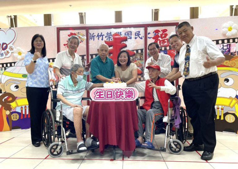 榮光慕道關懷社參訪新竹榮家　慶生餐會捐款傳遞關懷