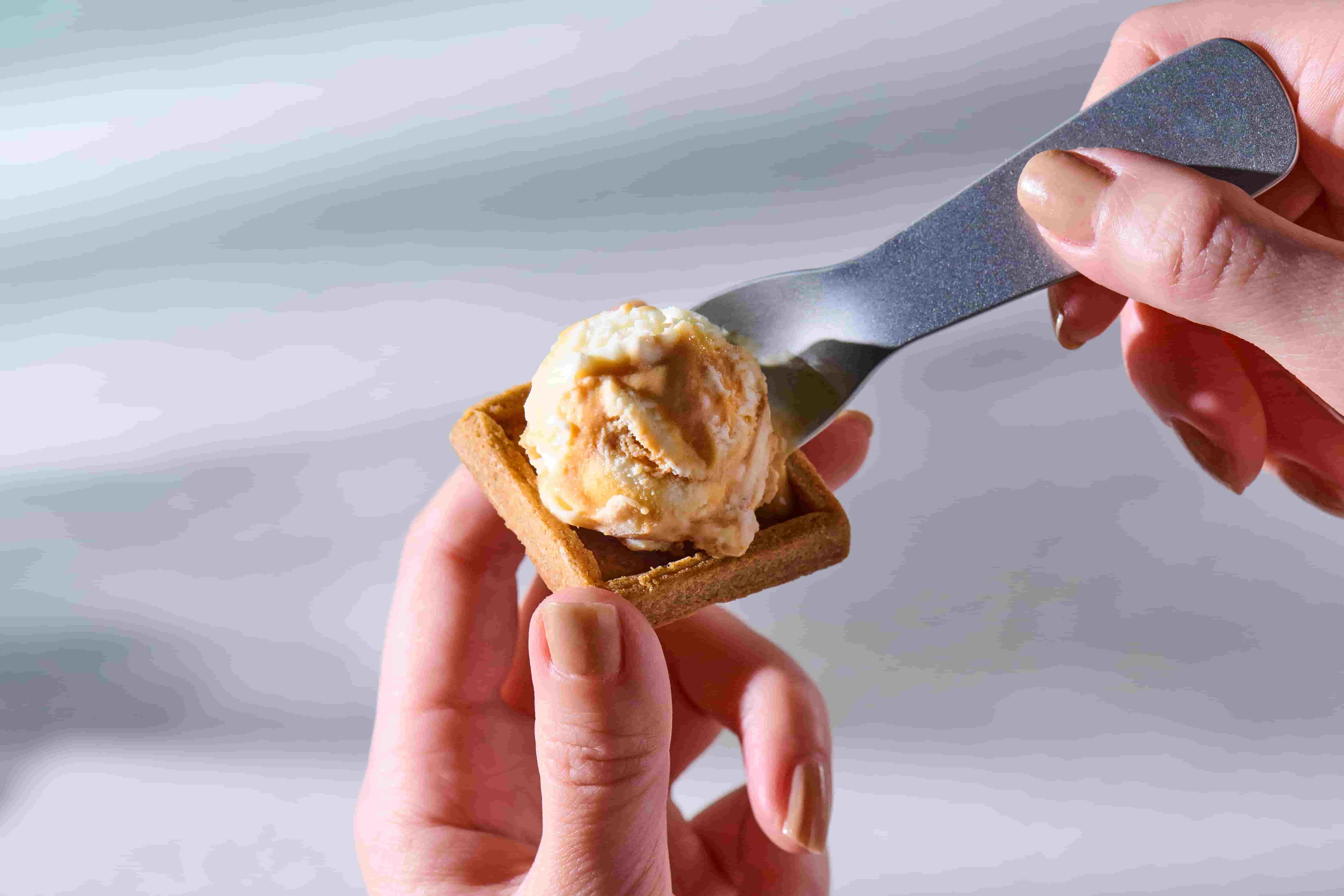 日本 PRESS BUTTER SAND 焦糖奶油冰淇淋夾心每日限量冰涼上市