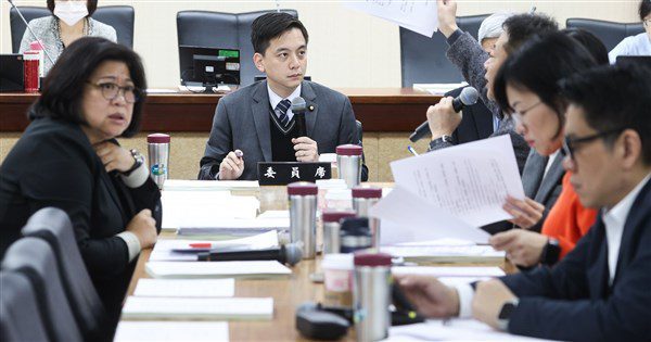 行政區劃法牽涉層面廣 立院要求內政部一週內提報告 行政區劃法牽涉層面廣 立院要求內政部一週內提報告