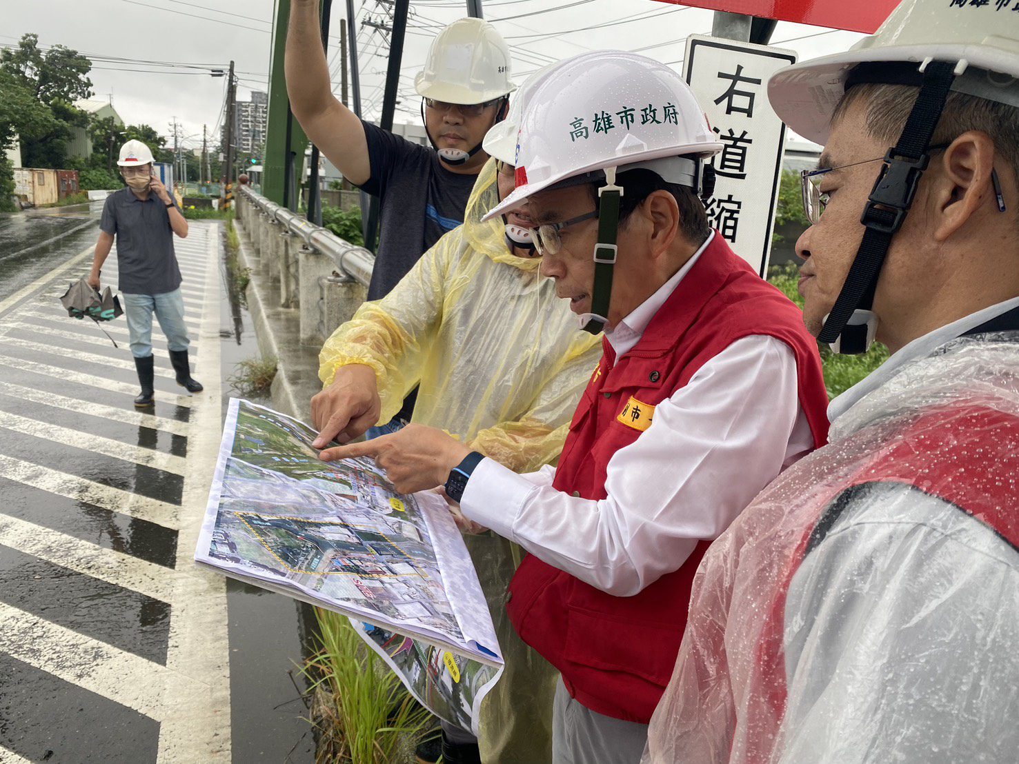 林欽榮副市長視察後勁溪仁武八涳橋改建前置作業 林欽榮副市長視察後勁溪仁武八涳橋改建前置作業