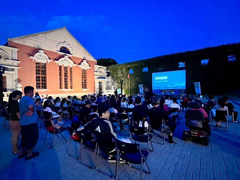 毛孩同行、童趣相伴！「螢火蟲電影院」8月2日、3日連續二晚於新竹公會堂