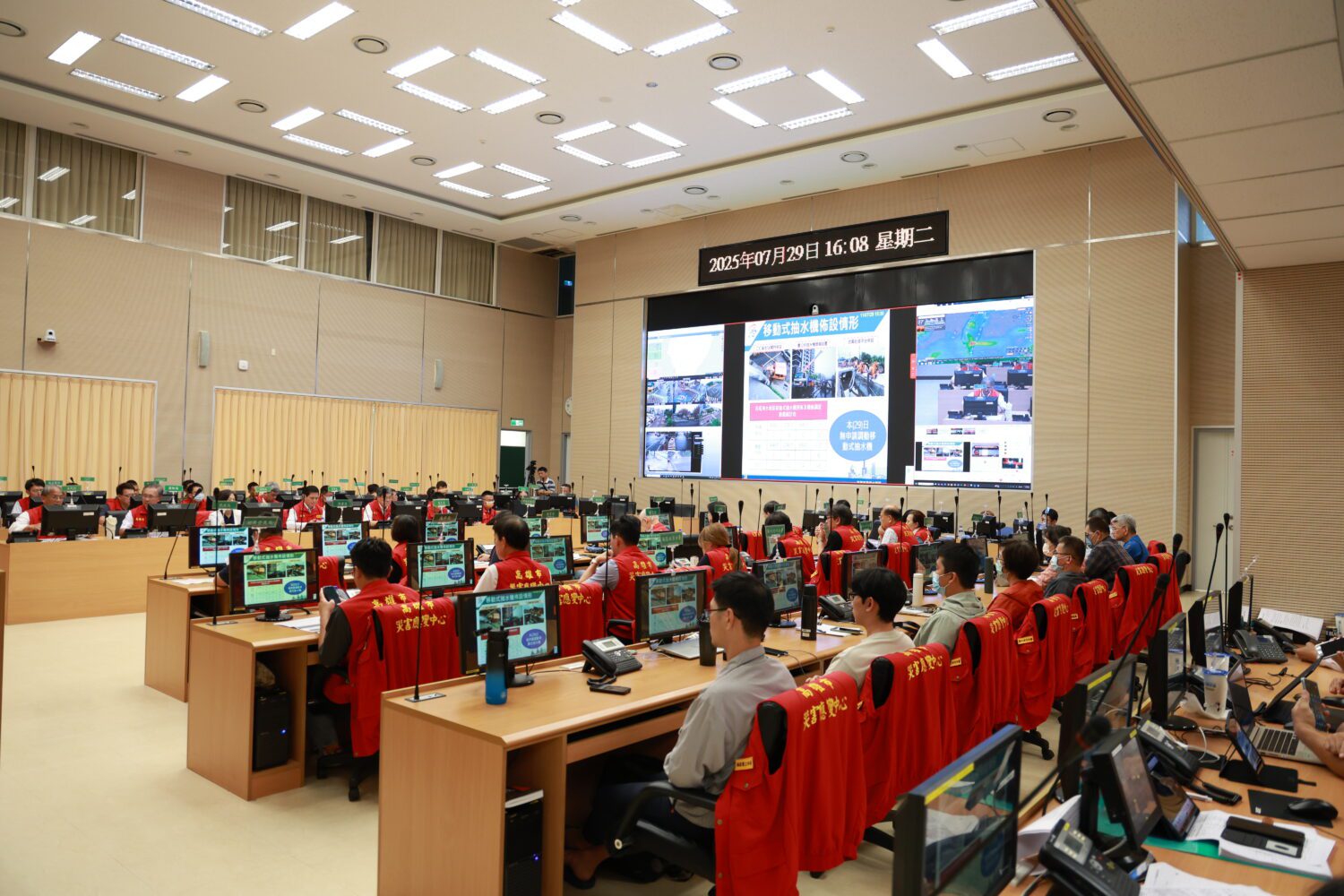 陳其邁呼籲市民密切注意氣象與防災訊息 避免前往山區活動 陳其邁呼籲市民密切注意氣象與防災訊息 避免前往山區活動