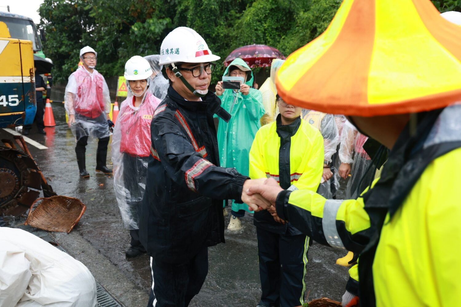 高雄山區豪雨警戒升級   市長陳其邁親赴六龜視察防災整備