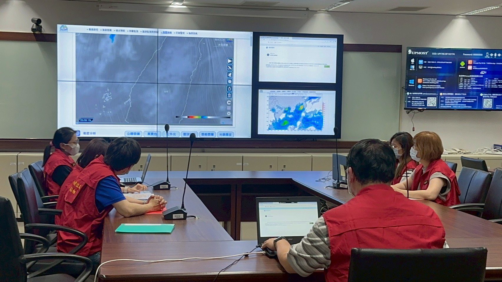 徹夜守護即時搶通　中市建設局持續開設災害應變中心守護市民安全