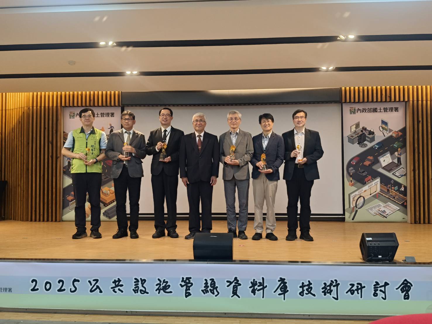 管線智慧管理雙料榮耀！　中市榮獲評鑑「優等獎」及績優人員獎