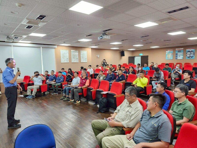 柳營災屋修繕、甘宅橋清淤中 前進指揮所加速重建工作 柳營災屋修繕、甘宅橋清淤中 前進指揮所加速重建工作