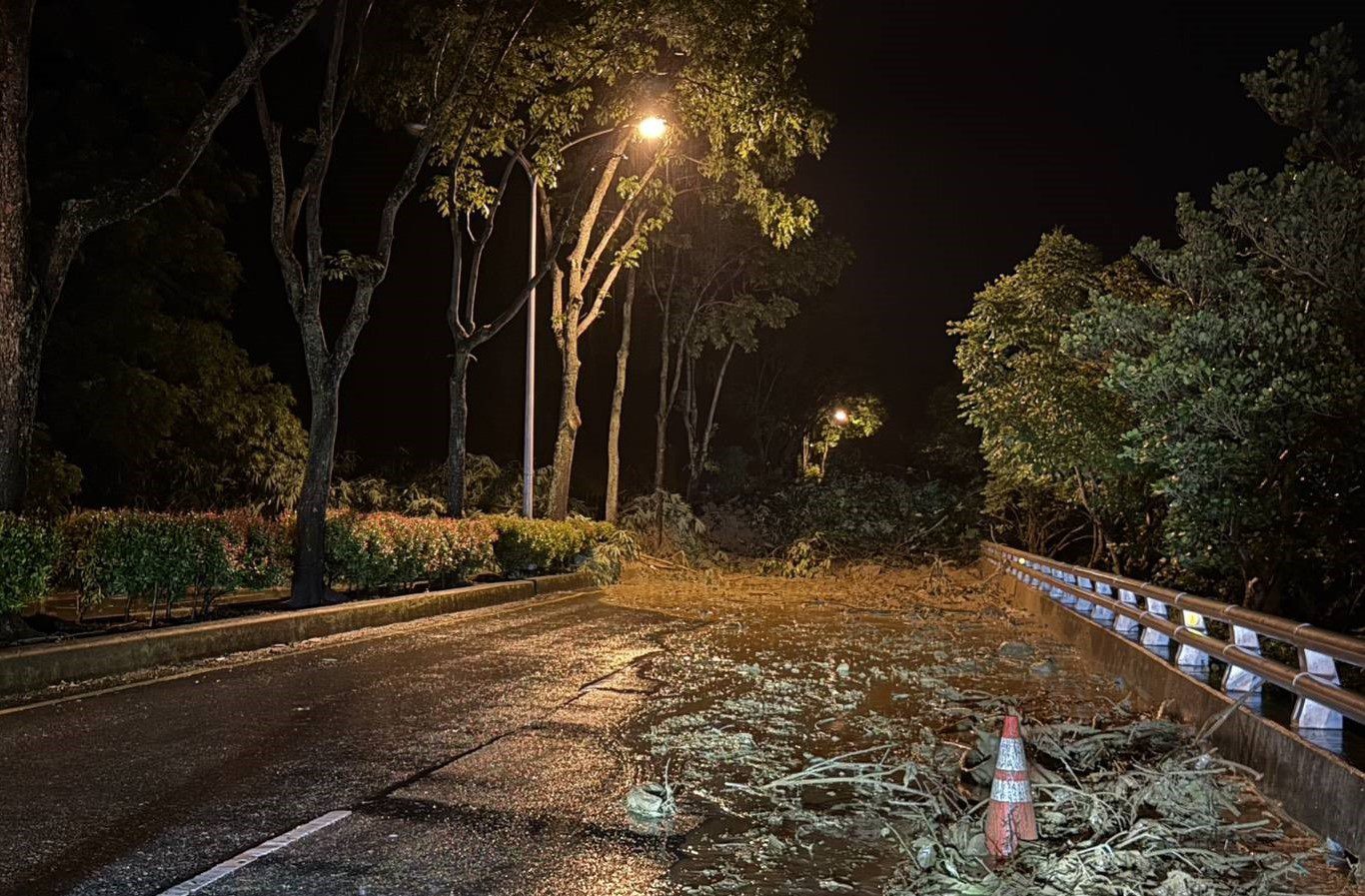 連日暴雨走山 台16線集集往返水里雙向封閉 連日暴雨走山 台16線集集往返水里雙向封閉