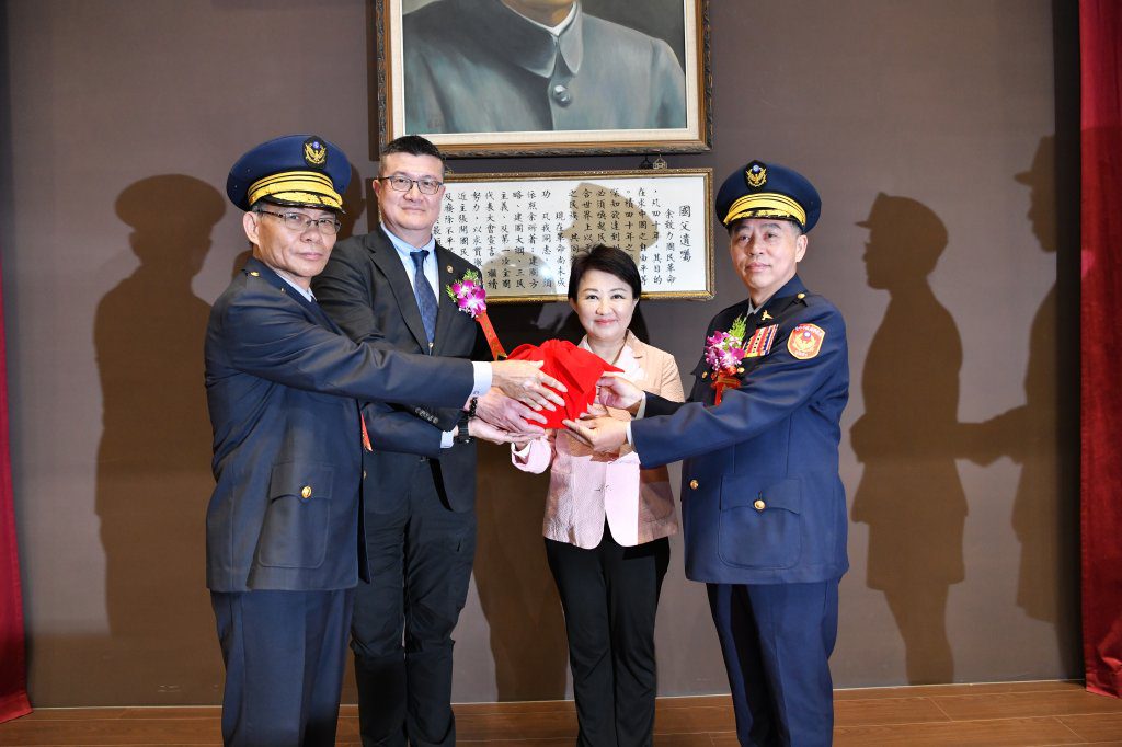 臺中市警局高層人事大調整 李文章升任副署長、吳敬田接掌警局 臺中市警局高層人事大調整 李文章升任副署長、吳敬田接掌警局