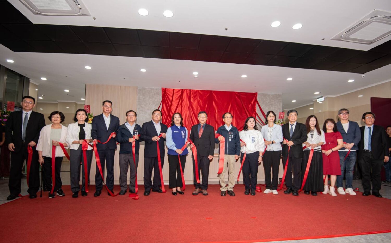 高雄市住宅及都市更新中心揭牌成立 極力提升城市更新的能量與成效