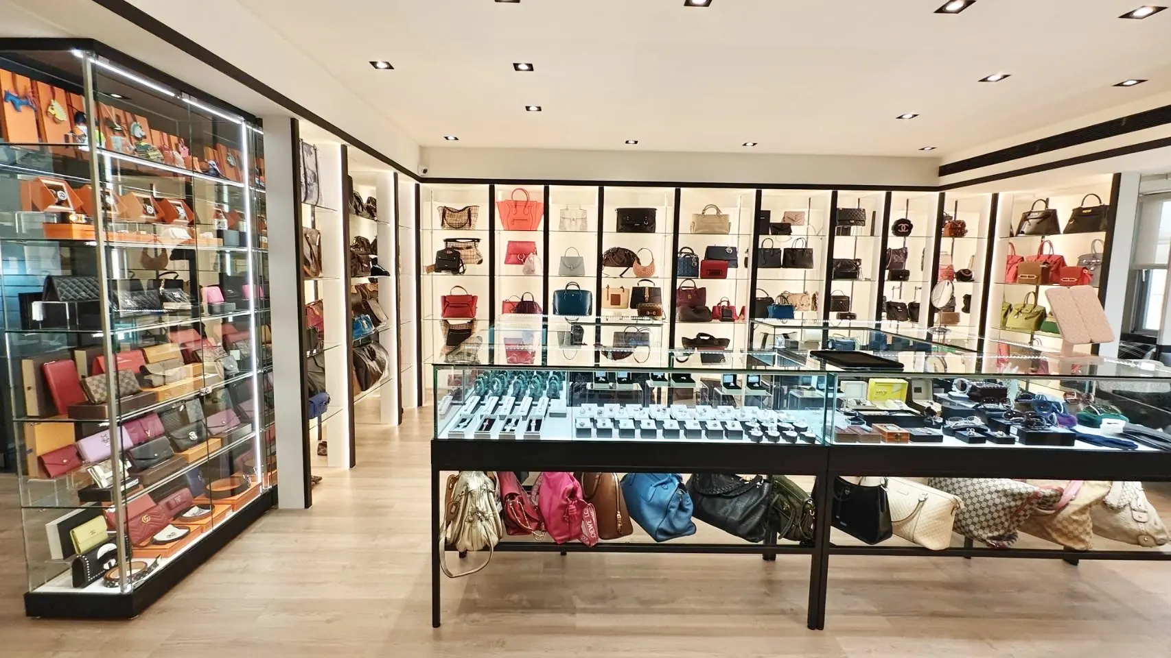 假貨橫行難辨真偽「舊愛新歡國際精品」推全台首創精品鑒定課程對抗盲從時尚 假貨橫行難辨真偽「舊愛新歡國際精品」推全台首創精品鑒定課程對抗盲從時尚