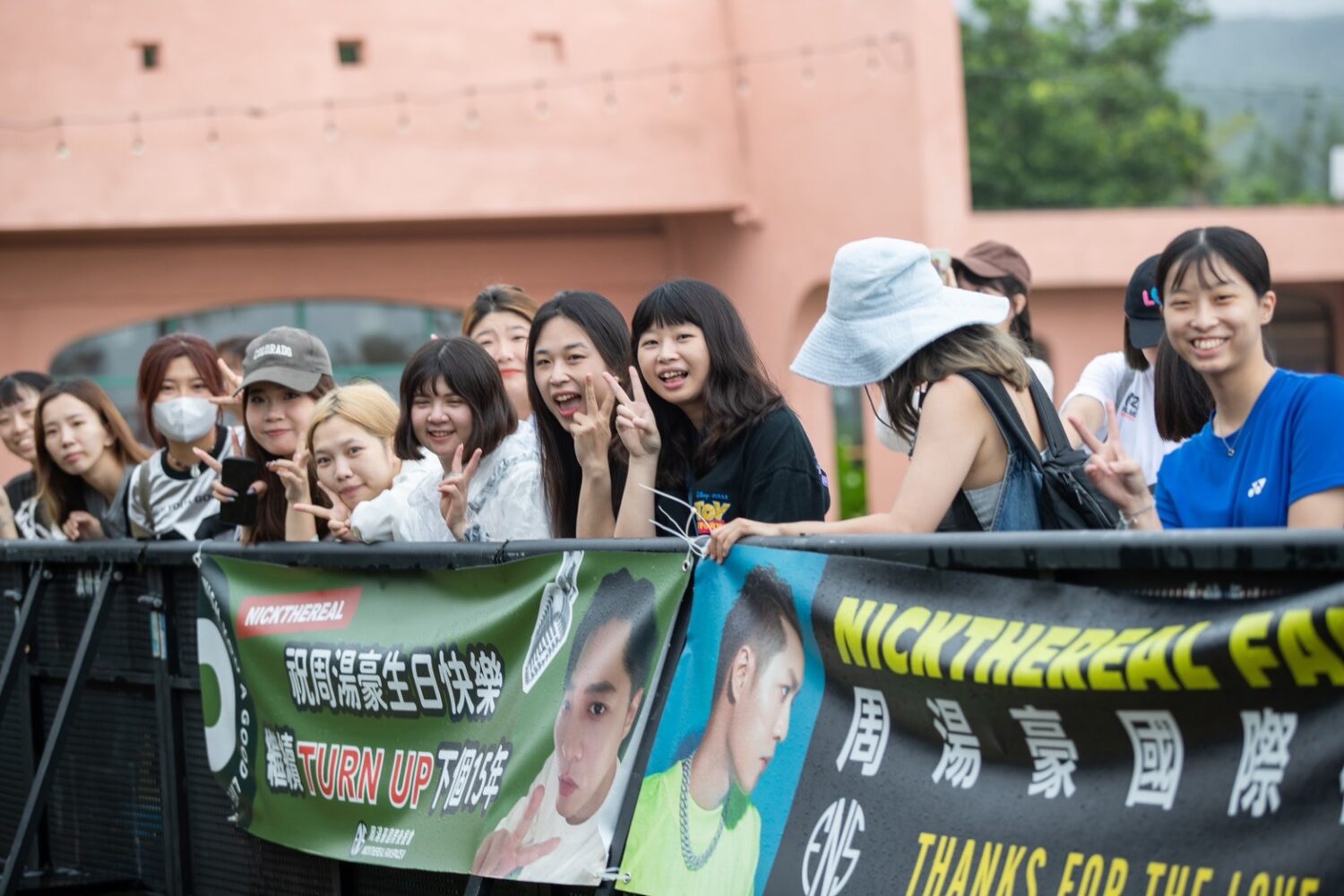 「恆春熱SSR」音樂祭首日大批觀眾風雨無阻 亞洲天王周湯豪壓軸 樂迷湧入墾丁嗨翻天 「恆春熱SSR」音樂祭首日大批觀眾風雨無阻 亞洲天王周湯豪壓軸 樂迷湧入墾丁嗨翻天