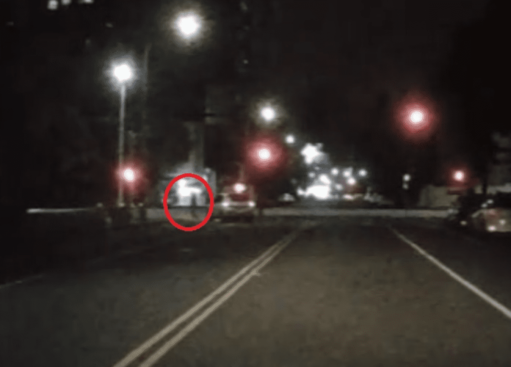 酒駕男見警躲草叢換女友坐駕駛座被抓包！　罰鍰逾36萬