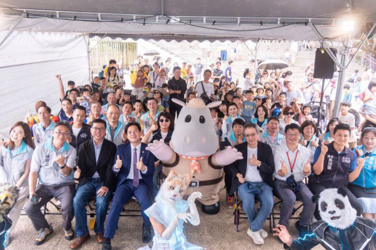 竹市「動物星球FUN暑假」熱鬧登場 邱臣遠:攜手企業推動動物福祉與永續教育 竹市「動物星球FUN暑假」熱鬧登場 邱臣遠:攜手企業推動動物福祉與永續教育