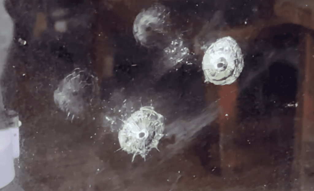 台中文心南七路拖吊保管場遭鋼珠彈射擊！ 　女保全員手部受傷