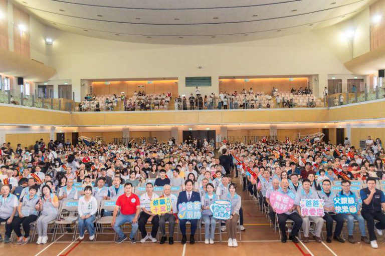 竹市表揚160位模範父親　邱臣遠代理市長頒獎致敬父愛如山