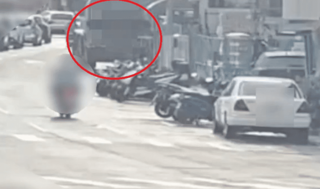 撞擊畫面曝光！　南港吊車煞車失靈衝路邊釀毀損