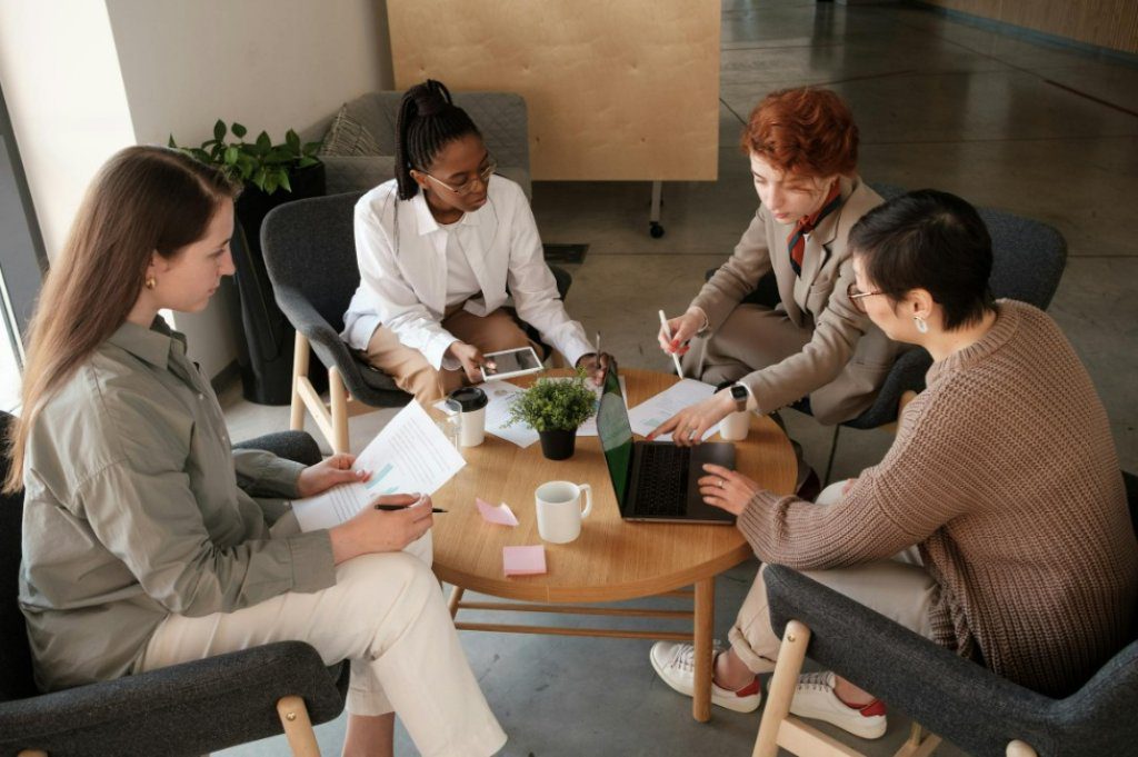 勞資雙方注意了!下半年國定假日增3天 勞動部公告6大重點 勞資雙方注意了!下半年國定假日增3天 勞動部公告6大重點