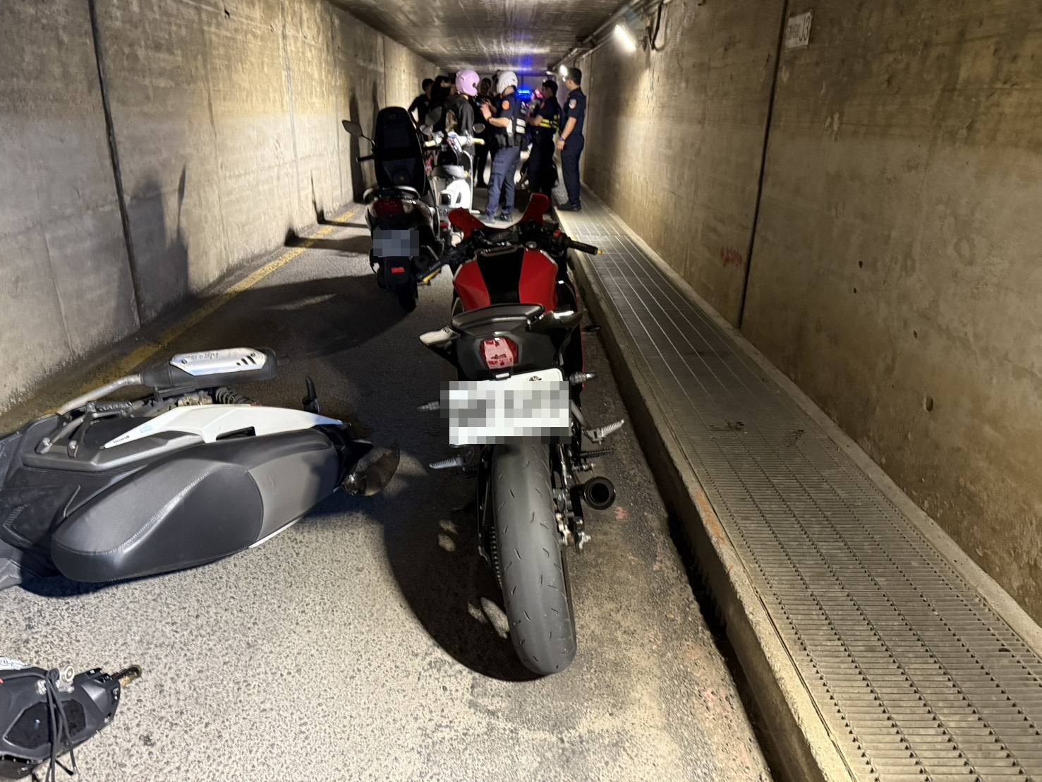 【有片】噪音車夜遊擾寧!桃園警交通快打包夾攔截「改管猴」下場慘了 【有片】噪音車夜遊擾寧!桃園警交通快打包夾攔截「改管猴」下場慘了