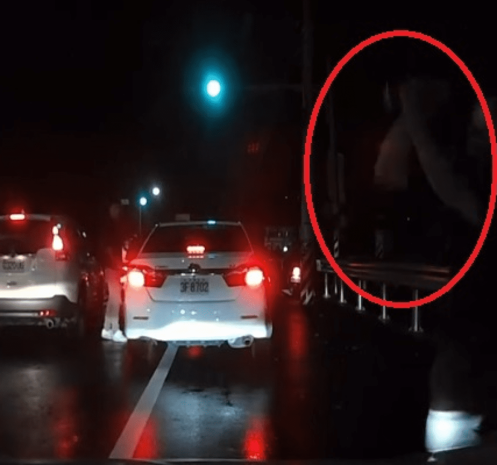 員林行車糾紛大亂鬥! 街頭互毆砸車驚悚畫面曝光 員林行車糾紛大亂鬥! 街頭互毆砸車驚悚畫面曝光