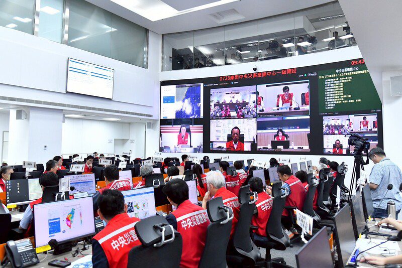 3死4失蹤!0728豪雨災情慘重 卓榮泰宣布千億治水、動員全台救援 3死4失蹤!0728豪雨災情慘重 卓榮泰宣布千億治水、動員全台救援