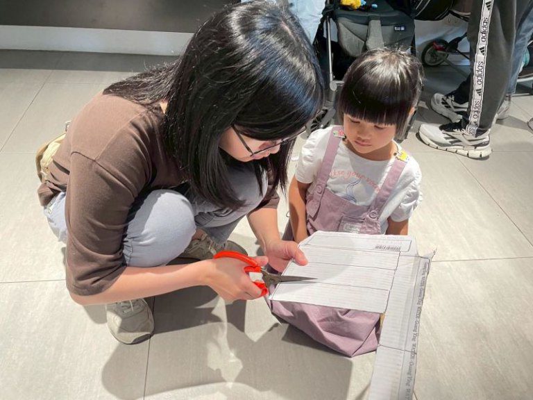 竹市動物園攜手宇辰系統科技製作遊具　促進動物行為豐富化、實踐企業社會責任