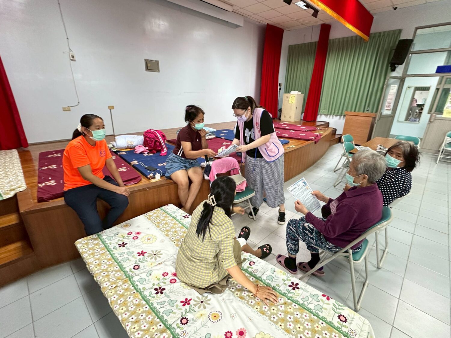 南市府即時啟動防疫應變 衛生所進駐收容所守護民眾健康 南市府即時啟動防疫應變 衛生所進駐收容所守護民眾健康