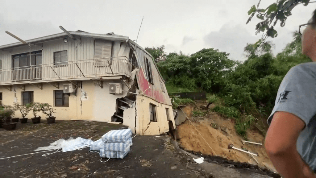 快訊／影／柳營房屋地基遭土石掏空！崩塌墜山谷　驚悚畫面曝