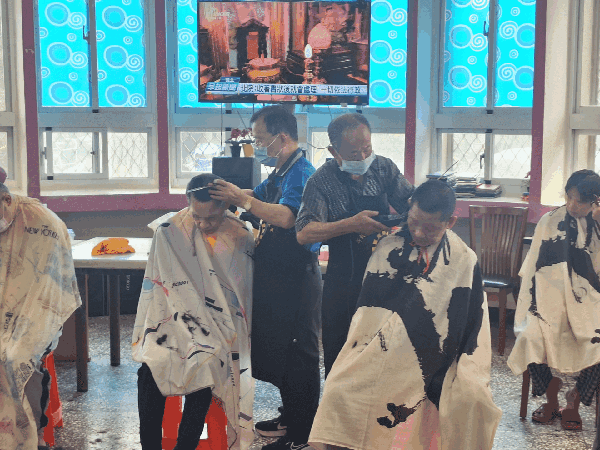 超熱血工會行善團　新北髮藝造型工會八里療養院義剪　風雨無阻11年