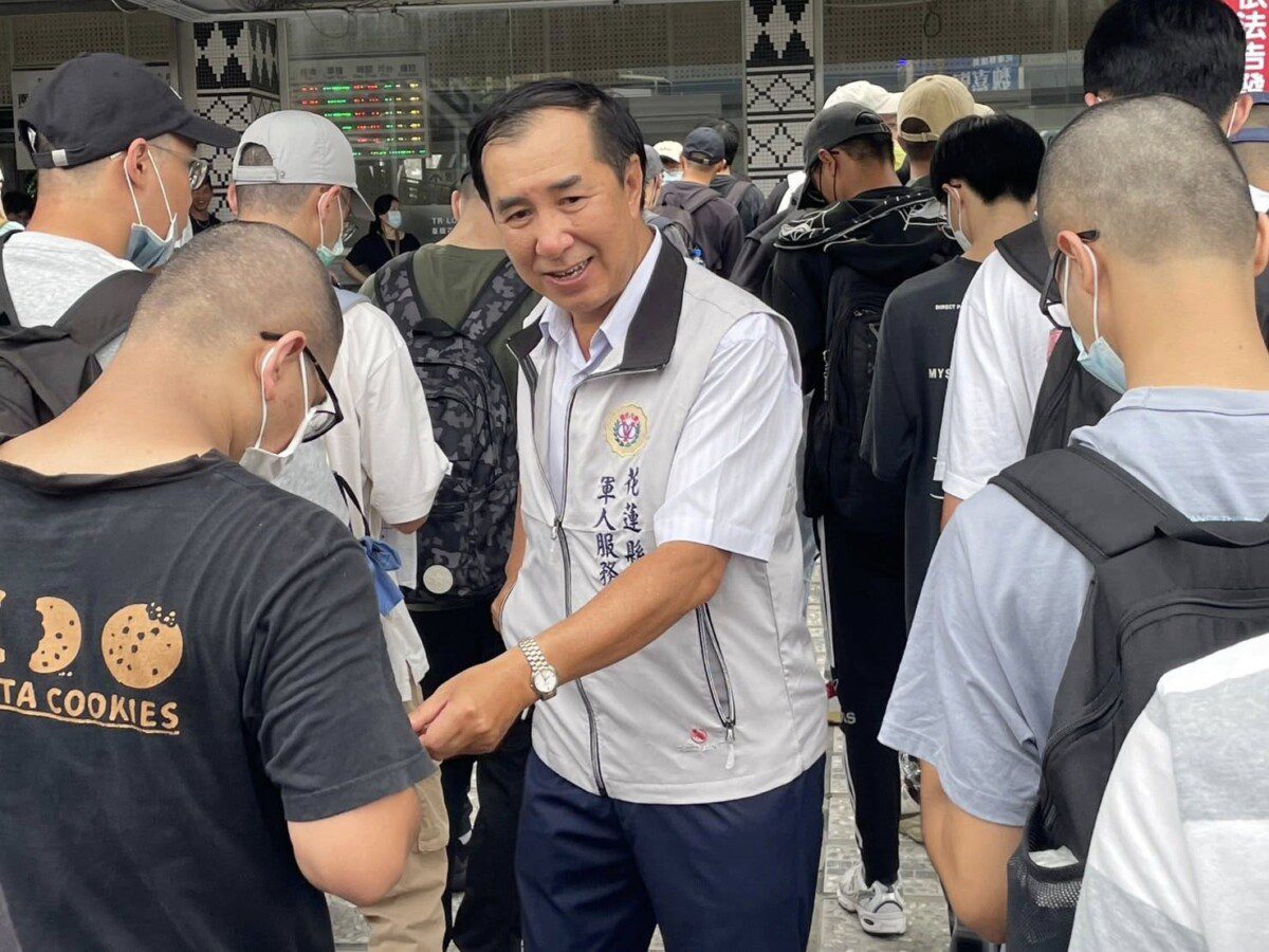役男入營報到　軍人服務站溫馨送行