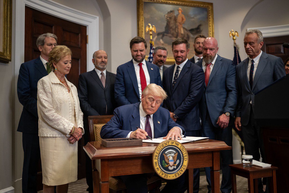 川普怒批印度轉賣俄油圖利 威脅「大幅提高」關稅制裁 川普怒批印度轉賣俄油圖利 威脅「大幅提高」關稅制裁