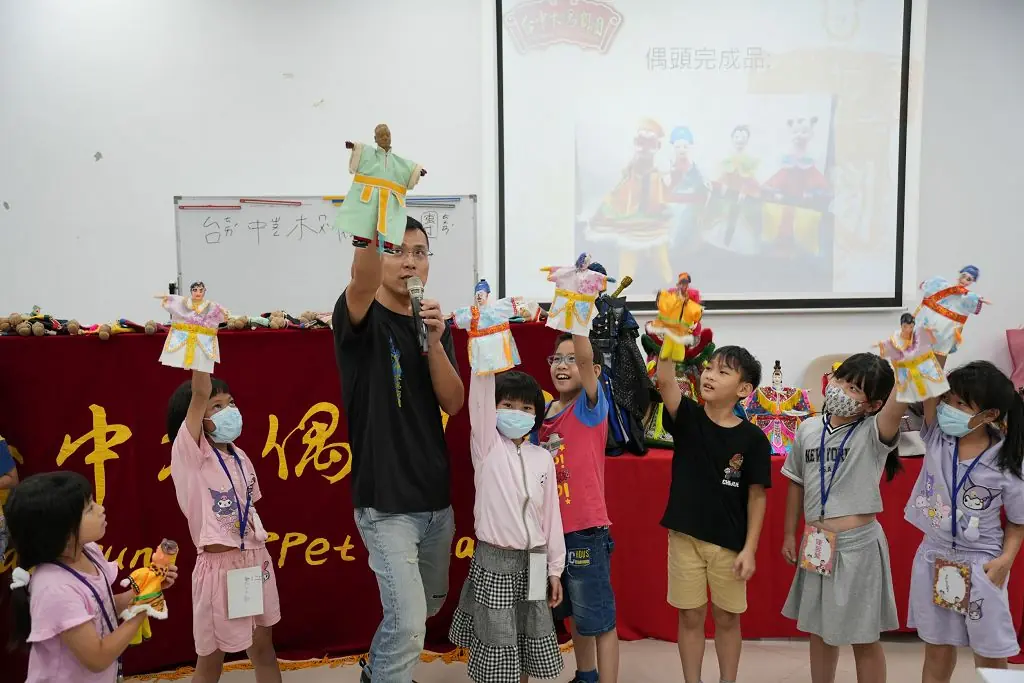 藝起來玩偶暑假嗨翻天 體驗科技布袋戲、彩繪木偶的多元魅力