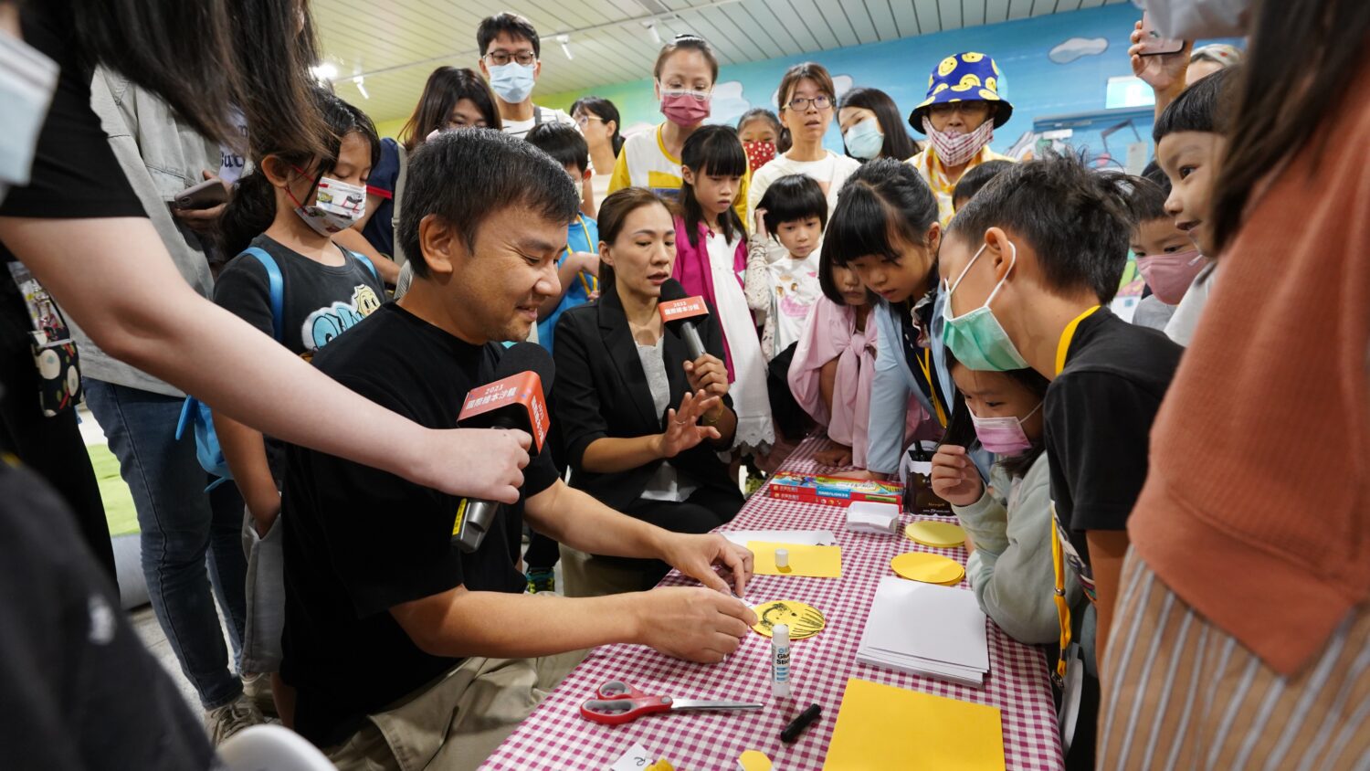 高市圖繪本沙龍獨家分享《我的小情歌》 義大利插畫家莫尼卡‧巴倫可首度來台
