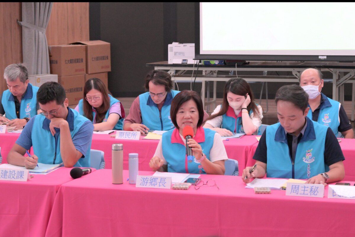 吉安鄉召開第三次村長業務會報游淑貞率團隊落實基層建設到位