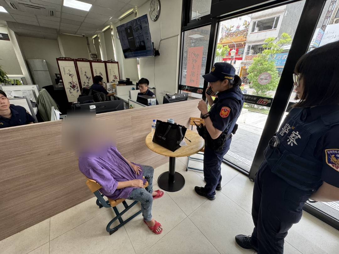 7旬婦去洗腎卻迷路 蘆竹警及時伸援 7旬婦去洗腎卻迷路 蘆竹警及時伸援