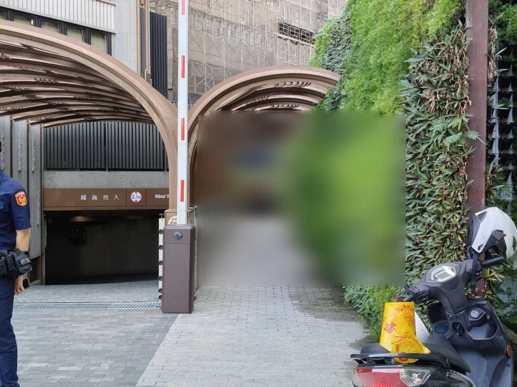 台中七期豪宅大樓驚傳墜樓！ 　男住戶墜落地下室上方花圃OHCA送醫不治