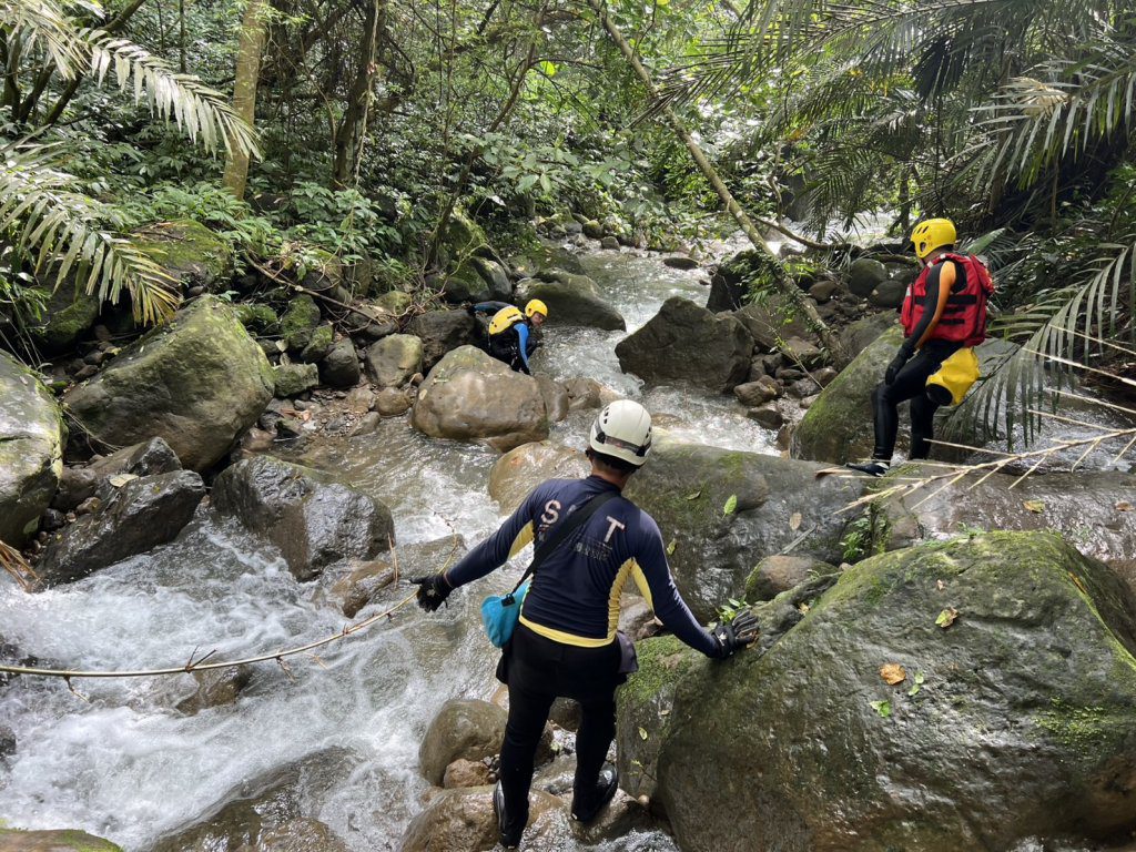 6旬翁登大凍山失聯6天 警消翻山越嶺尋獲遺體