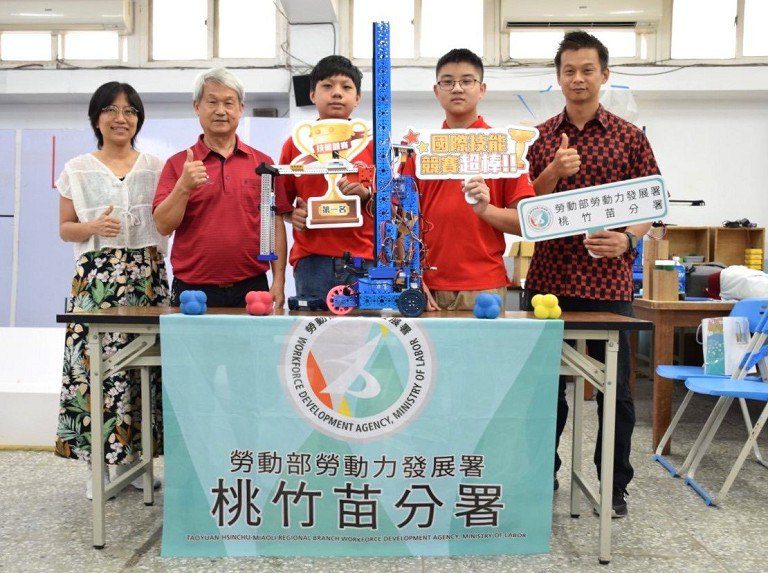 桃竹苗分署技職雙星「自主移動機器人」國手　拚亞洲技能競賽