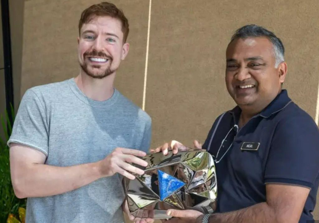 Youtube全球唯一「藍寶石獎牌」出現了!訂閱4億MrBeast成為傳奇 Youtube全球唯一「藍寶石獎牌」出現了!訂閱4億MrBeast成為傳奇