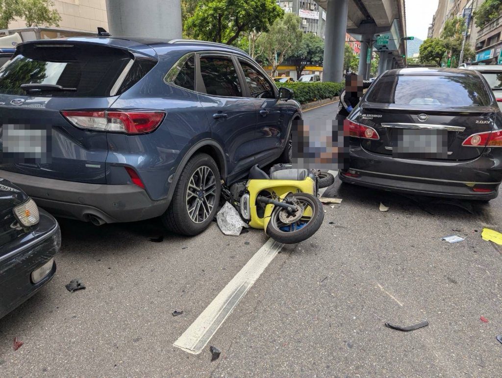 北市和平東路連環車禍！男無照駕駛闖禍稱頭暈　釀7車追撞機車騎士重傷