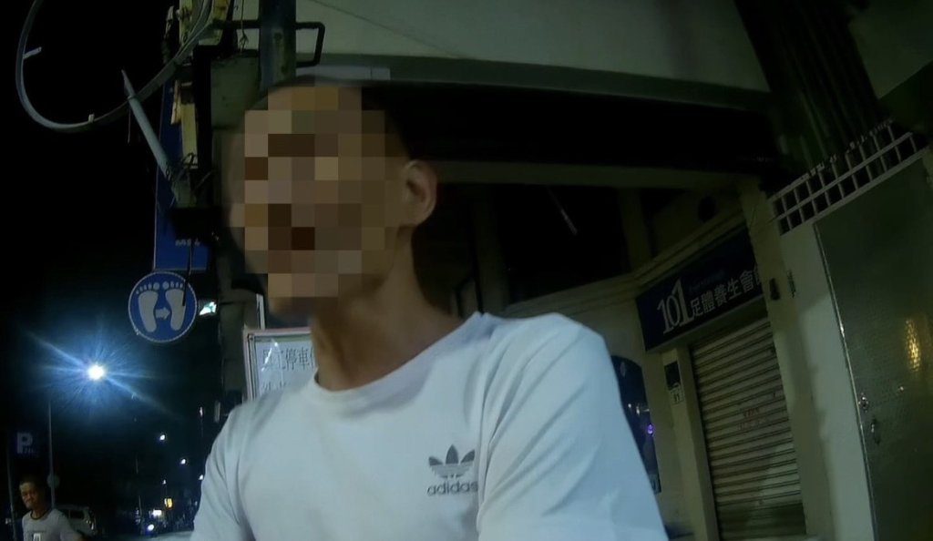 通緝犯遇警心虛變瘦?稱癌症所致還答錯身分慘遭拆穿 通緝犯遇警心虛變瘦?稱癌症所致還答錯身分慘遭拆穿