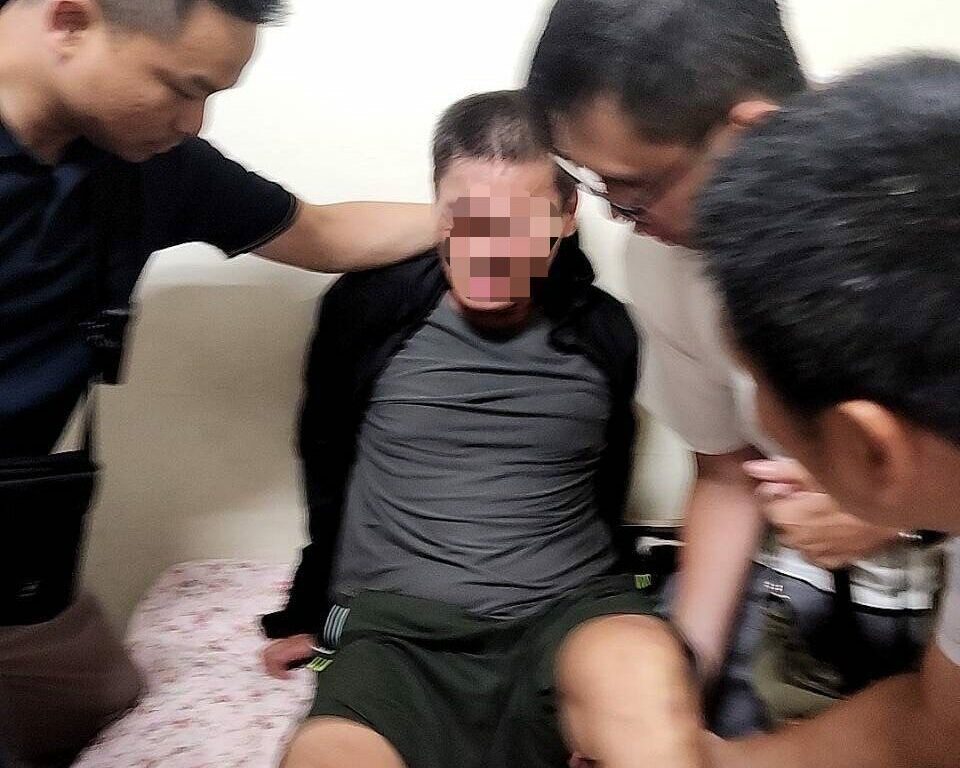 抓到人了!楊梅持刀搶車犯躲新竹旅社 遭逮竟還發現這東西 抓到人了!楊梅持刀搶車犯躲新竹旅社 遭逮竟還發現這東西