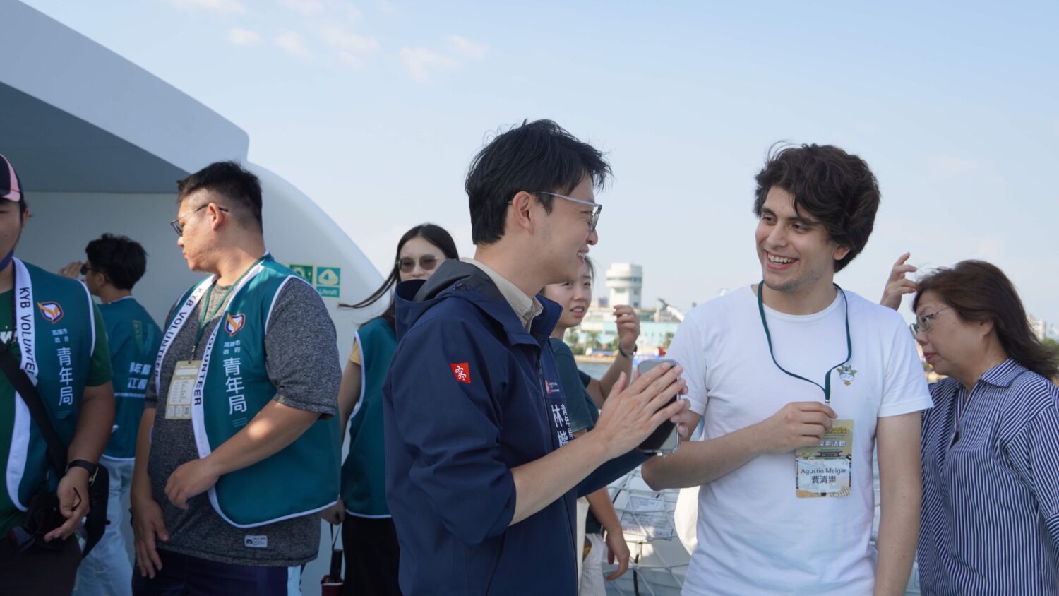 台美攜手一日學伴 高雄青年志工全英導覽 伴遊走讀港都風光 台美攜手一日學伴 高雄青年志工全英導覽 伴遊走讀港都風光