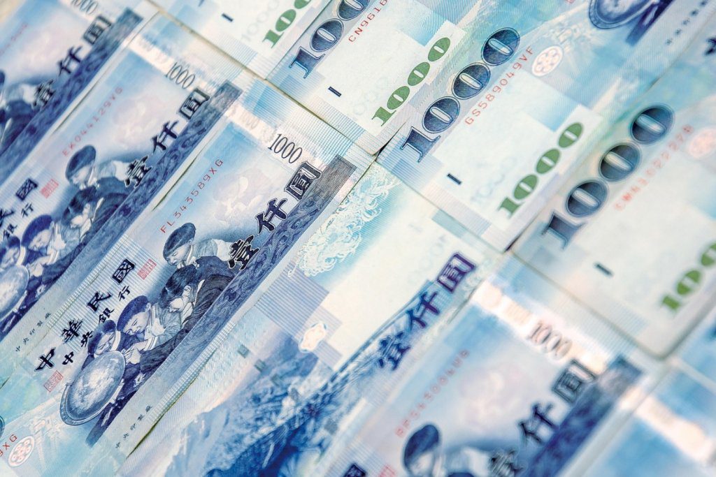 普發1萬時程卡關？財政部：10月底前發完有難度