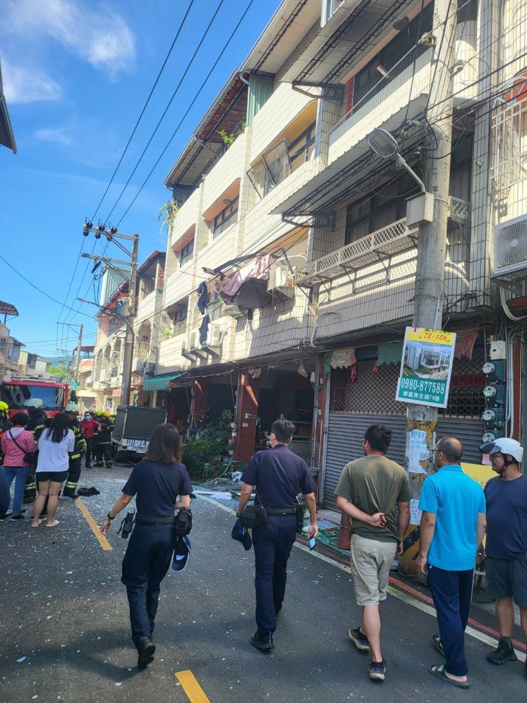 埔里氣爆男7成燒燙傷送台中急救 鄰居車窗碎裂如遭子彈擊穿