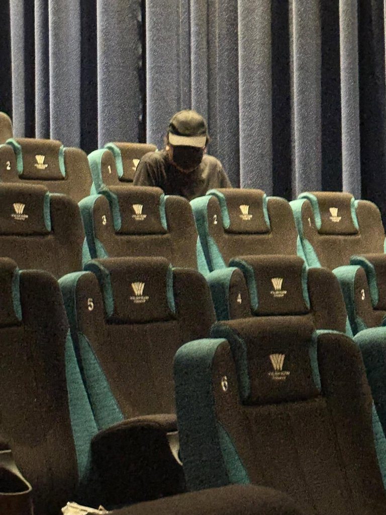 影/京站威秀看《鬼滅之刃》電影遇色狼 女控身體被隔壁中年男多次觸碰怒報警 影/京站威秀看《鬼滅之刃》電影遇色狼 女控身體被隔壁中年男多次觸碰怒報警