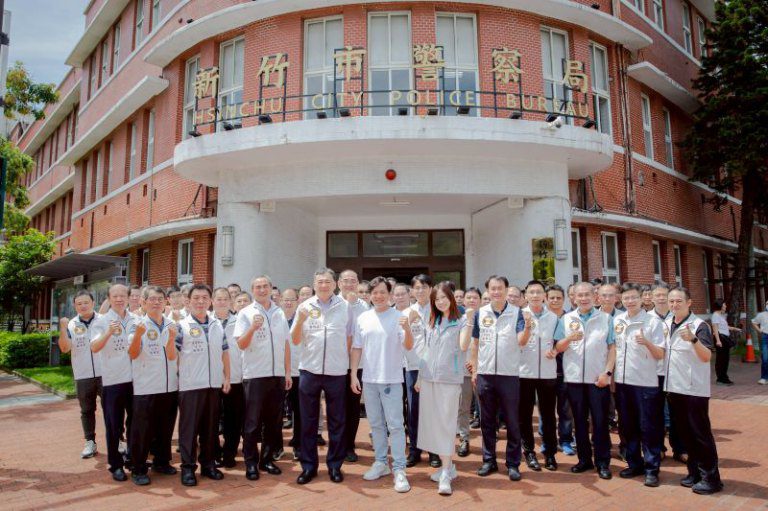 爸爸辛苦了！邱臣遠代理市長贈父親節暖心小禮　感謝市府同仁辛勞付出