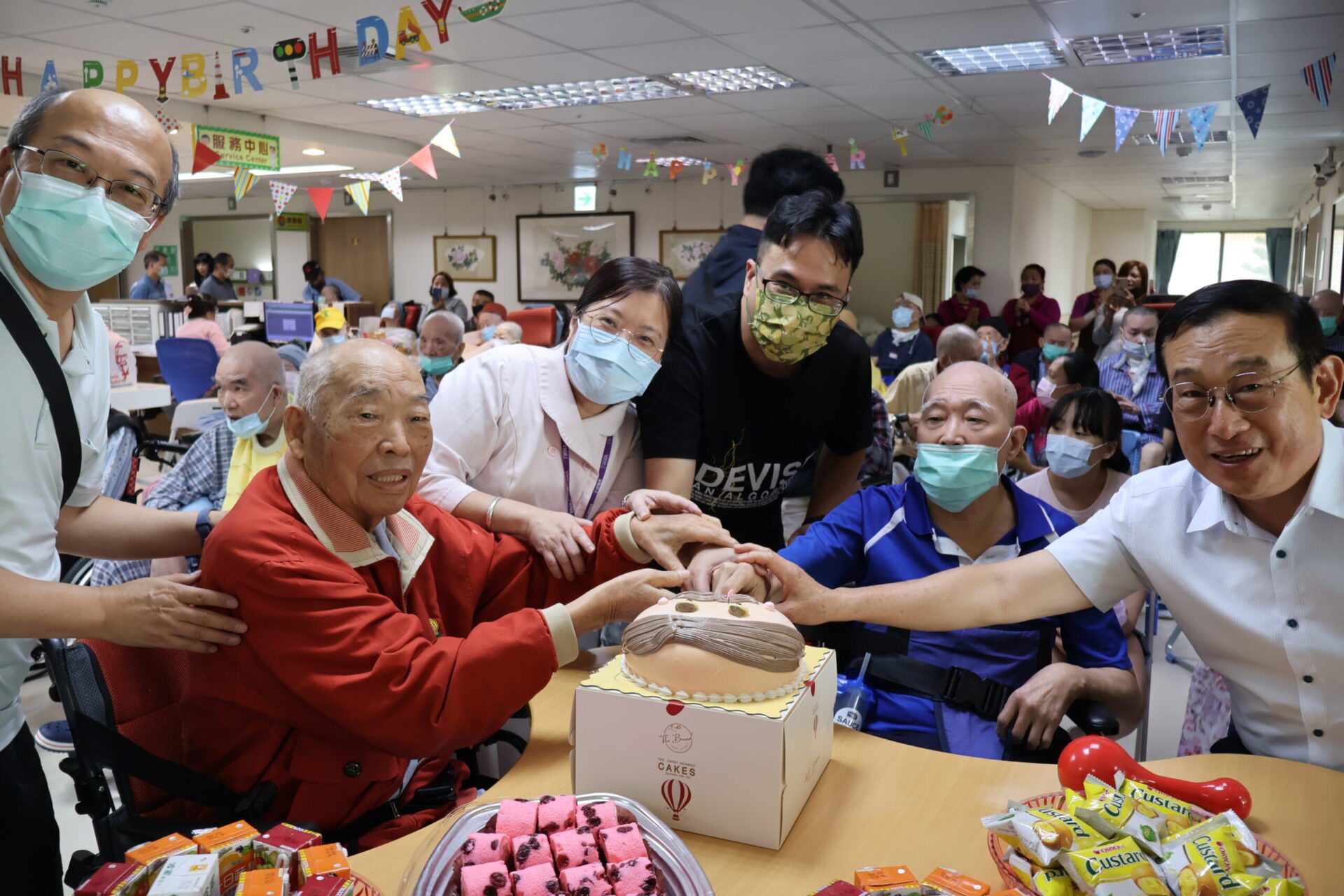 北榮桃園分院護理之家溫馨慶父親節 長輩手作傳情暖心滿滿 北榮桃園分院護理之家溫馨慶父親節 長輩手作傳情暖心滿滿